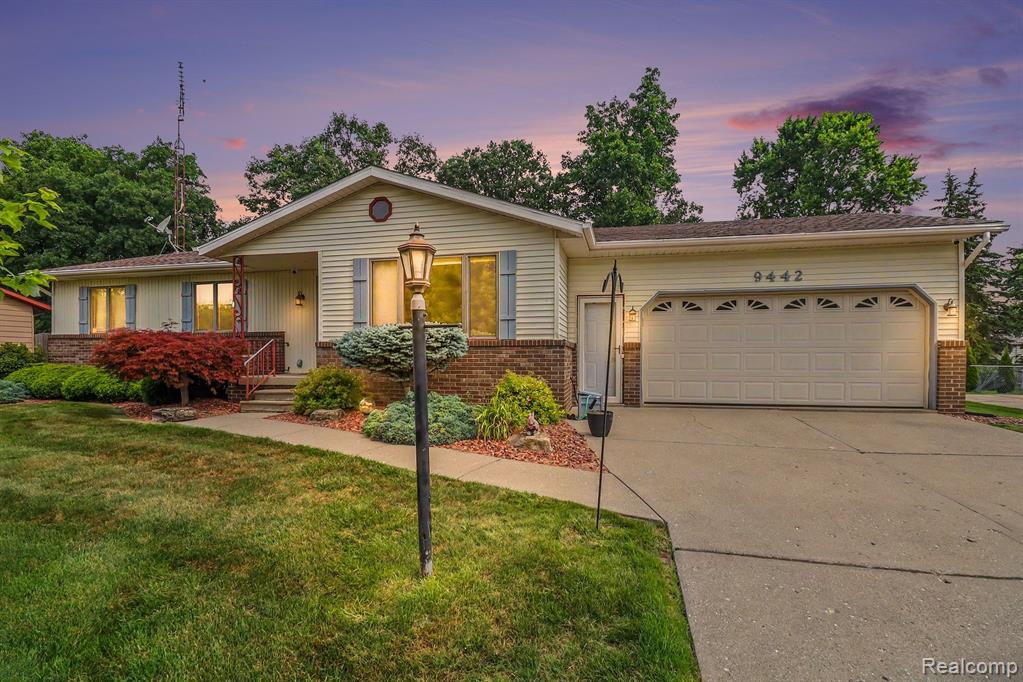 9442 WOODSIDE Trail, Swartz Creek, MI 48473 — front exterior