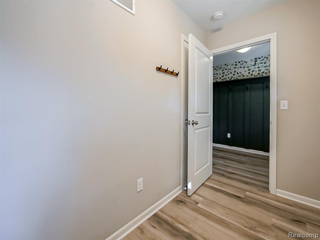 504 Anne Avenue, Brighton, MI 48116 — Photo 7