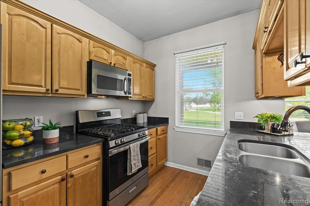 5949 HIGH POINT COURT, Brighton, MI 48116 — Photo 12