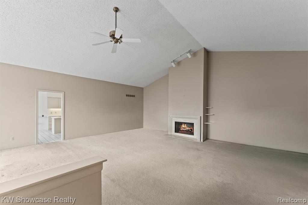 6933 Pebble Park Circle, 83, West Bloomfield, MI — Photo 7