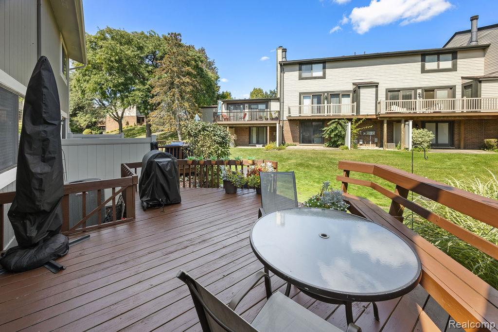 886 Yorktown Court, Northville, MI 48167 — Photo 39