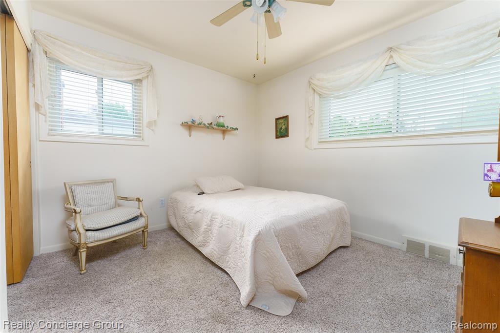 918 Squire Lane, Milford, MI 48381 — Photo 10