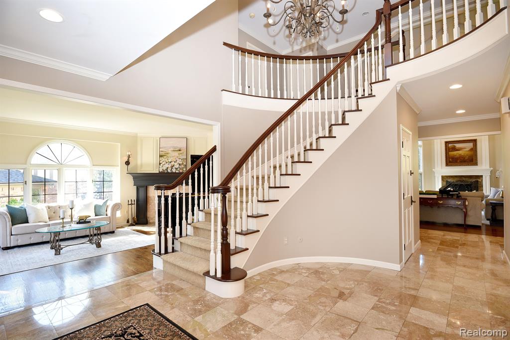 5687 GREENHILL Drive, Troy, MI 48098 — Photo 23