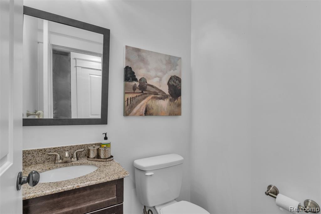 715 Gardenia Avenue, Royal Oak, MI 48067 — Photo 23