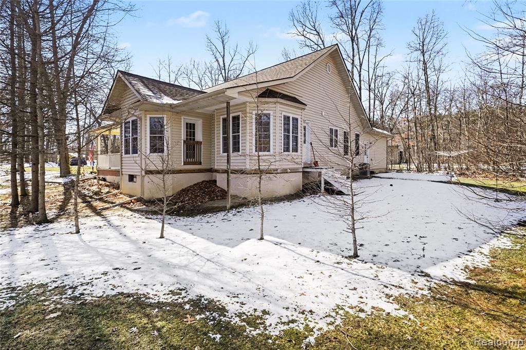 8530 Pineview Lake Drive, Linden, MI 48451 — Photo 18