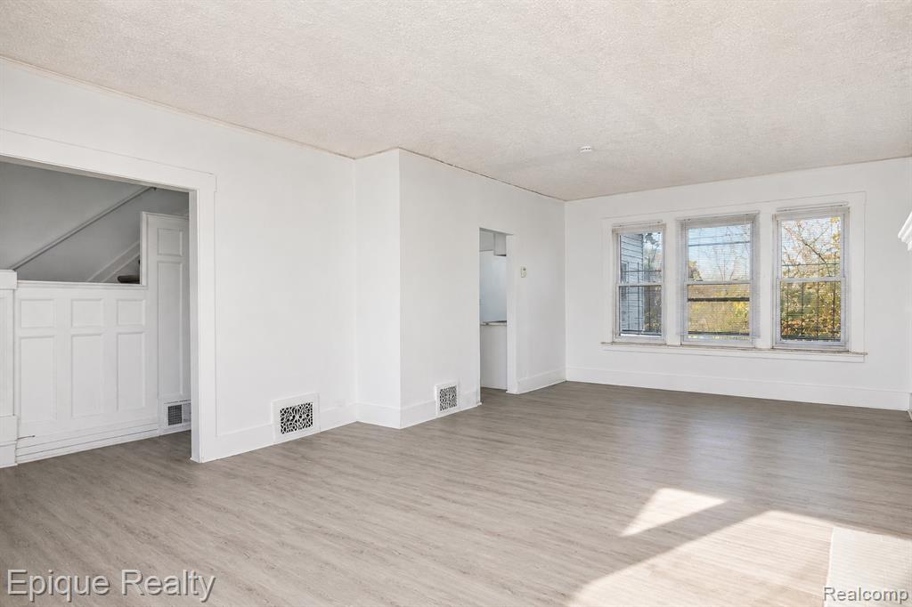 64 Glendale Street, Highland Park, MI 48203 — Photo 11