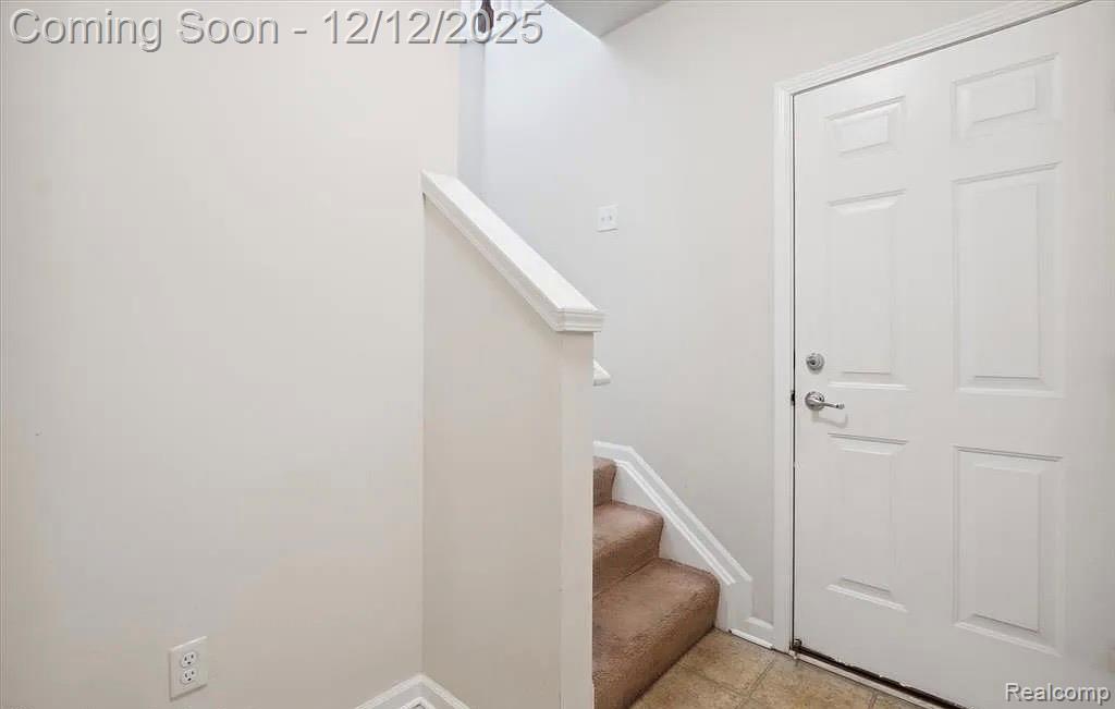 27846 Hopkins Drive, Novi, MI 48377 — Photo 18