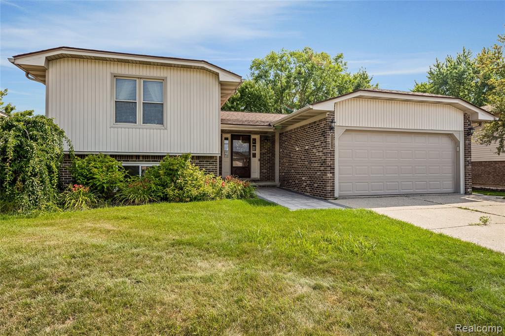 44080 Harsdale Drive, Canton, MI 48187 — Photo 2