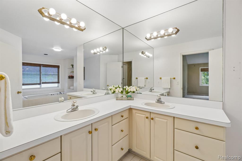 42738 Wimbleton Way, Novi, MI 48377 — Photo 21