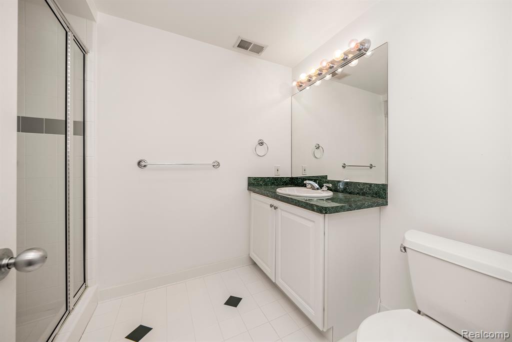 7258 CRACKLING CREEK Circle, West Bloomfield, MI — Photo 31