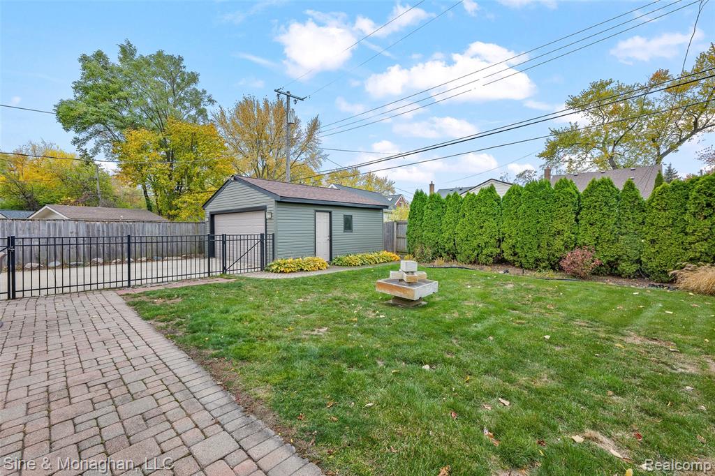 4419 Robinwood Avenue, Royal Oak, MI 48073 — Photo 38