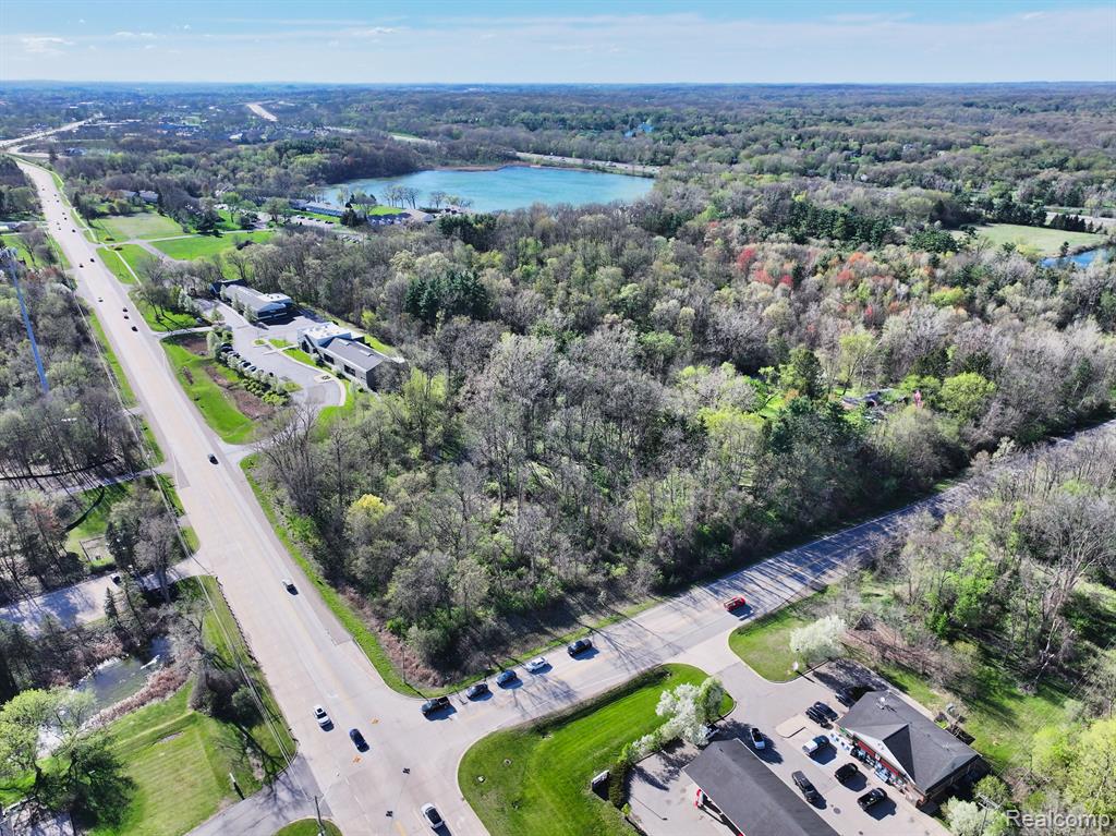 5920 PLEASANT VALLEY Road, Brighton, MI 48116 — Photo 17