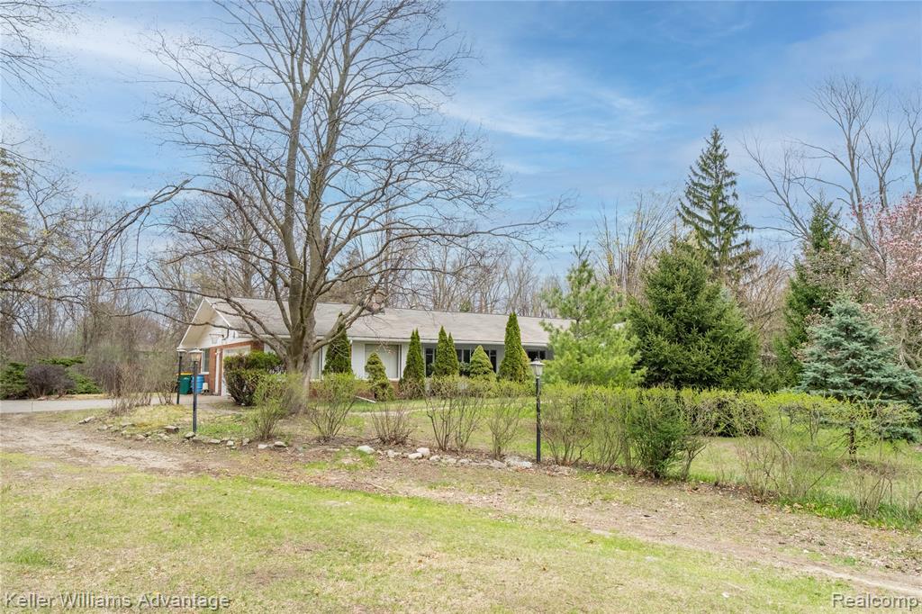 34550 Freedom Road, Farmington, MI 48335 — Photo 4