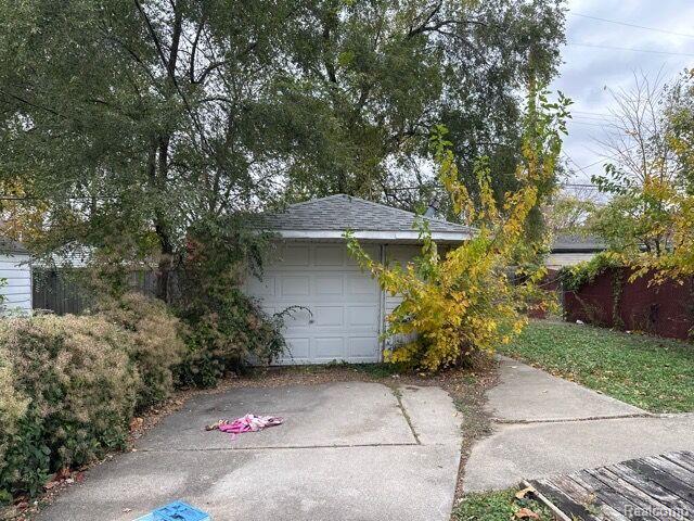 15865 COLLINGHAM Drive, Detroit, MI 48205 — Photo 4