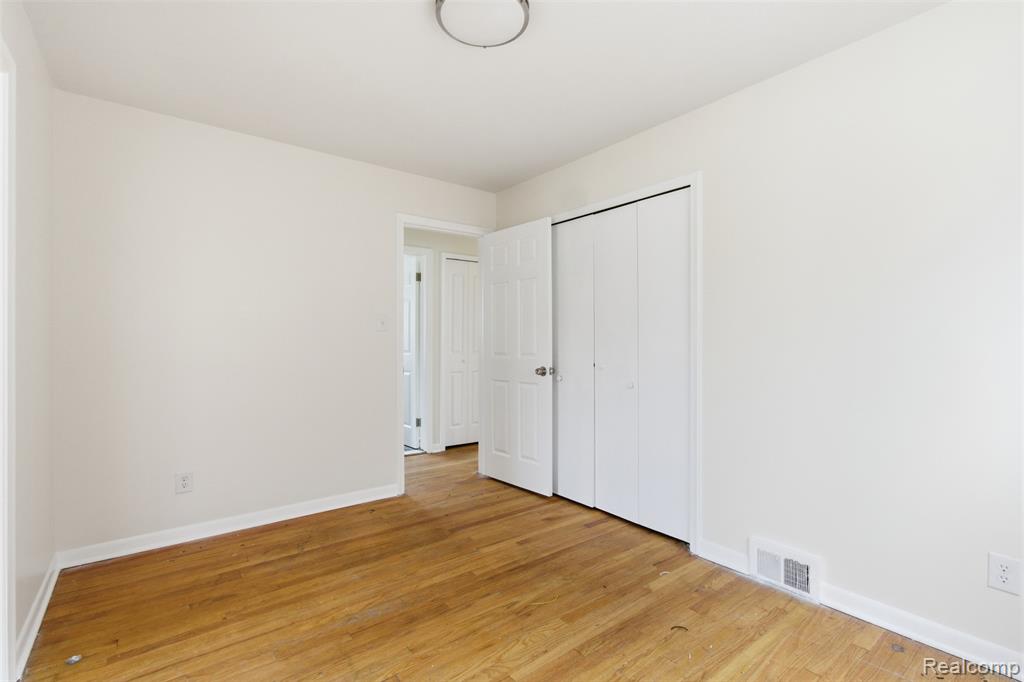 18425 Lesure Street, Detroit, MI 48235 — Photo 8