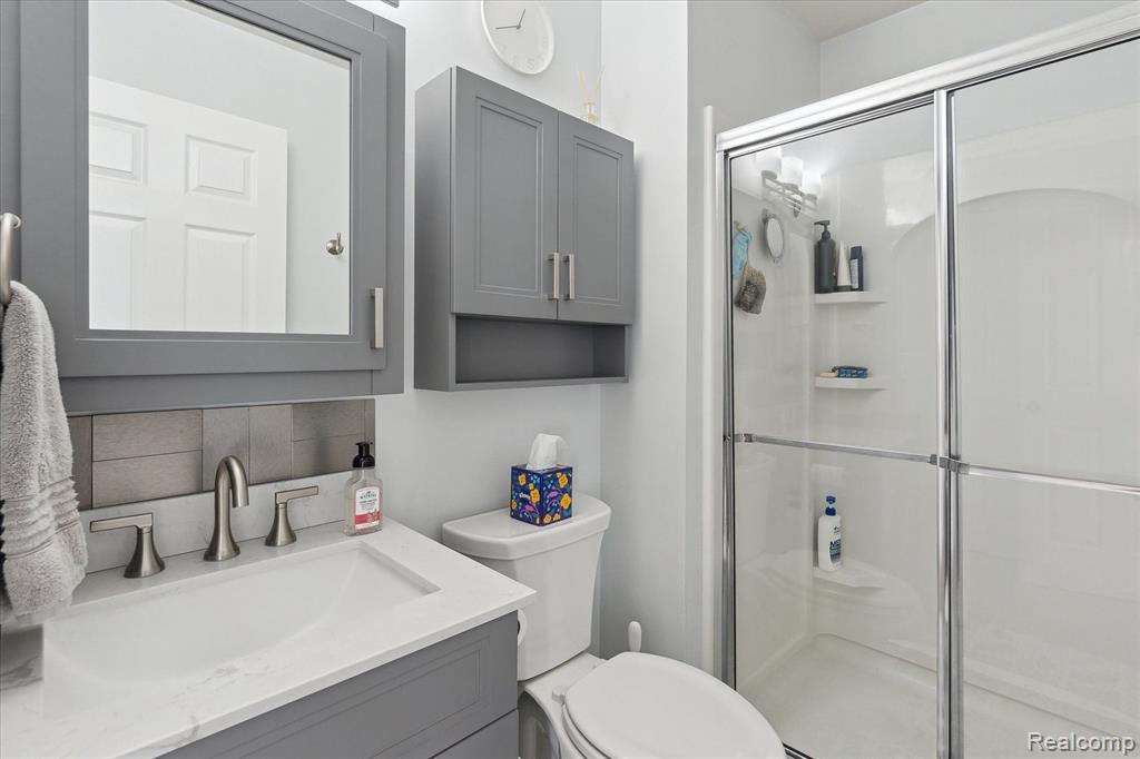 8072 LARK Lane, Grand Blanc, MI 48439 — Photo 19