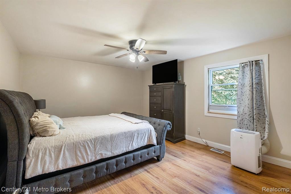 6428 W Court Street, Flint, MI 48532 — Photo 18