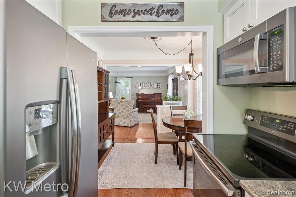 903 Hickory Avenue, Royal Oak, MI 48073 — Photo 14