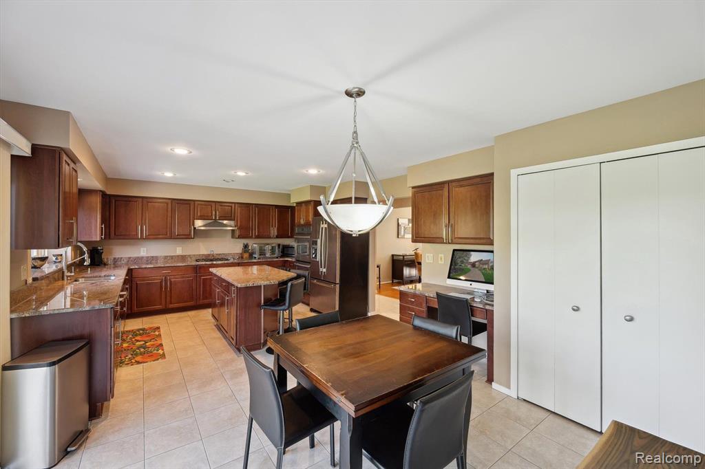 7039 Timberview Trail, West Bloomfield, MI — Photo 19
