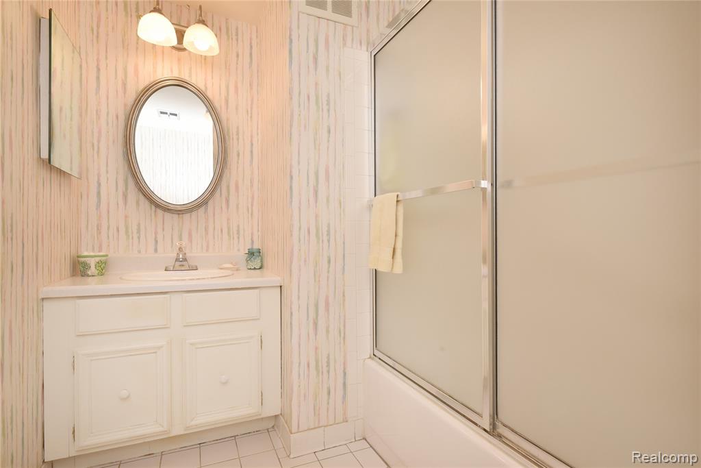 5391 Breeze Hill Place, Troy, MI 48098 — Photo 20