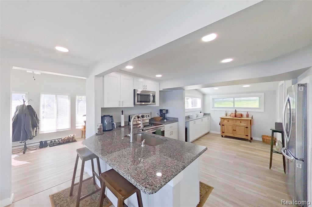 9388 DEXTER PINCKNEY, Pinckney, MI 48169 — Photo 5