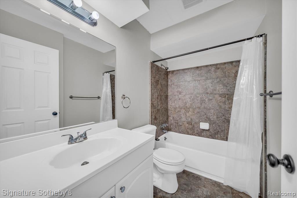 8260 CRESTVIEW Drive, C1, Sterling Heights, MI 48312 — Photo 6