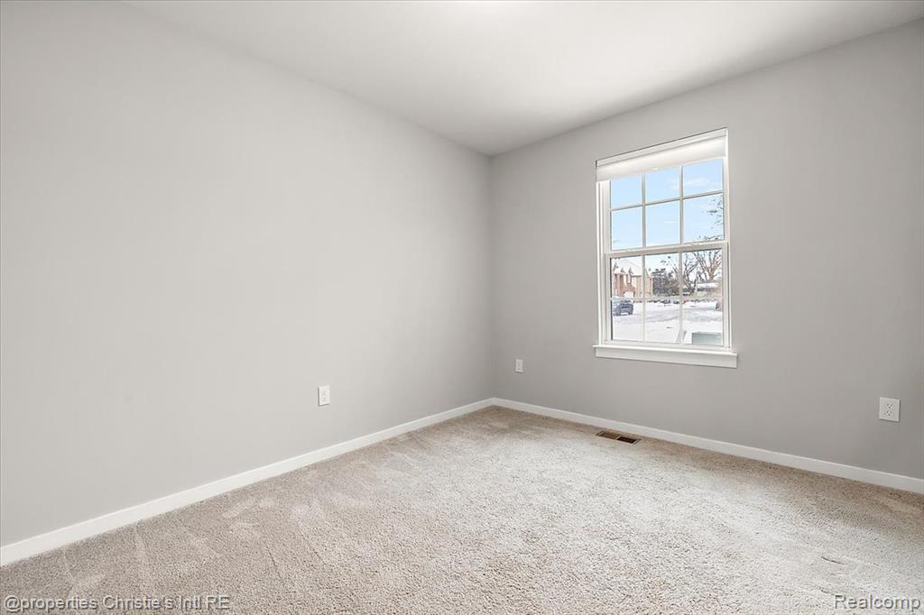 8740 Oak Ridge Trail, Westland, MI — Photo 29