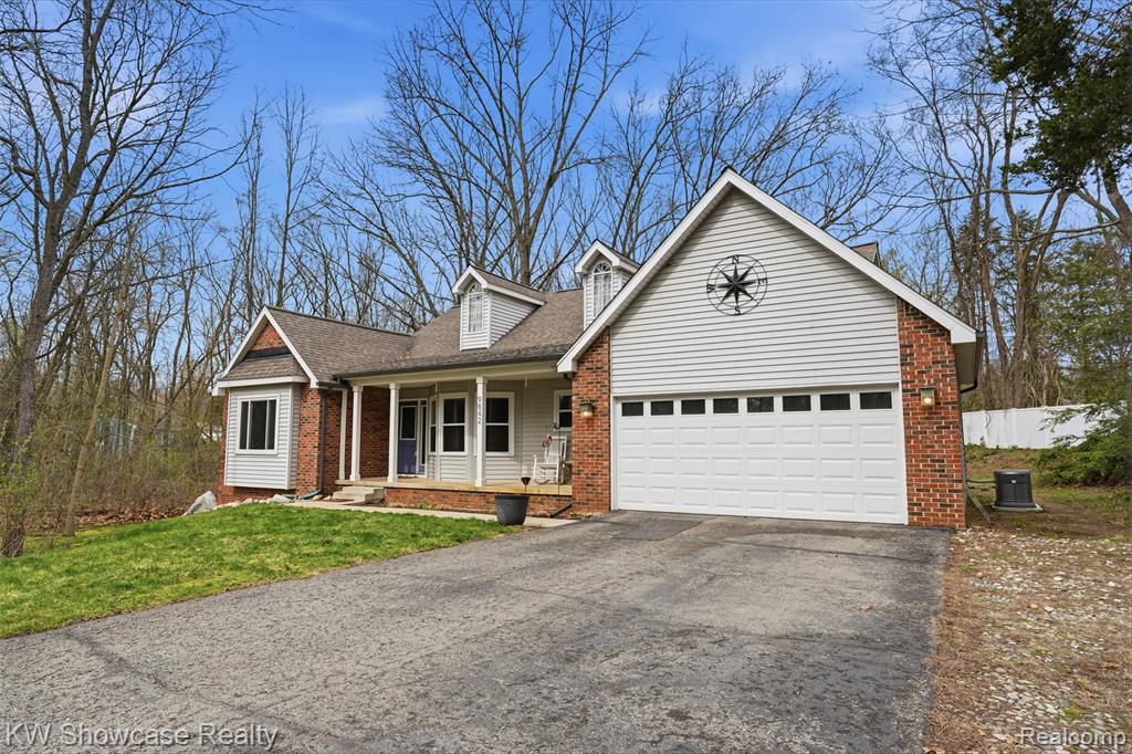 9842 Cedar Island Road, White Lake, MI — Photo 2