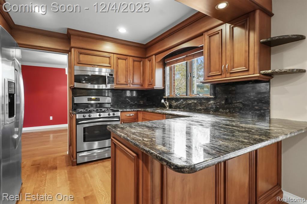 4147 Greensboro Drive, Troy, MI 48085 — Photo 13