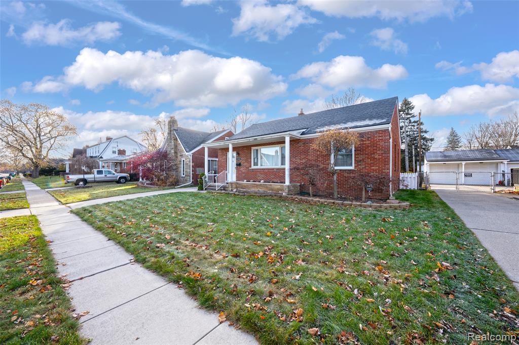 15560 CHARLES R AVE, Eastpointe, MI 48021 — Photo 25