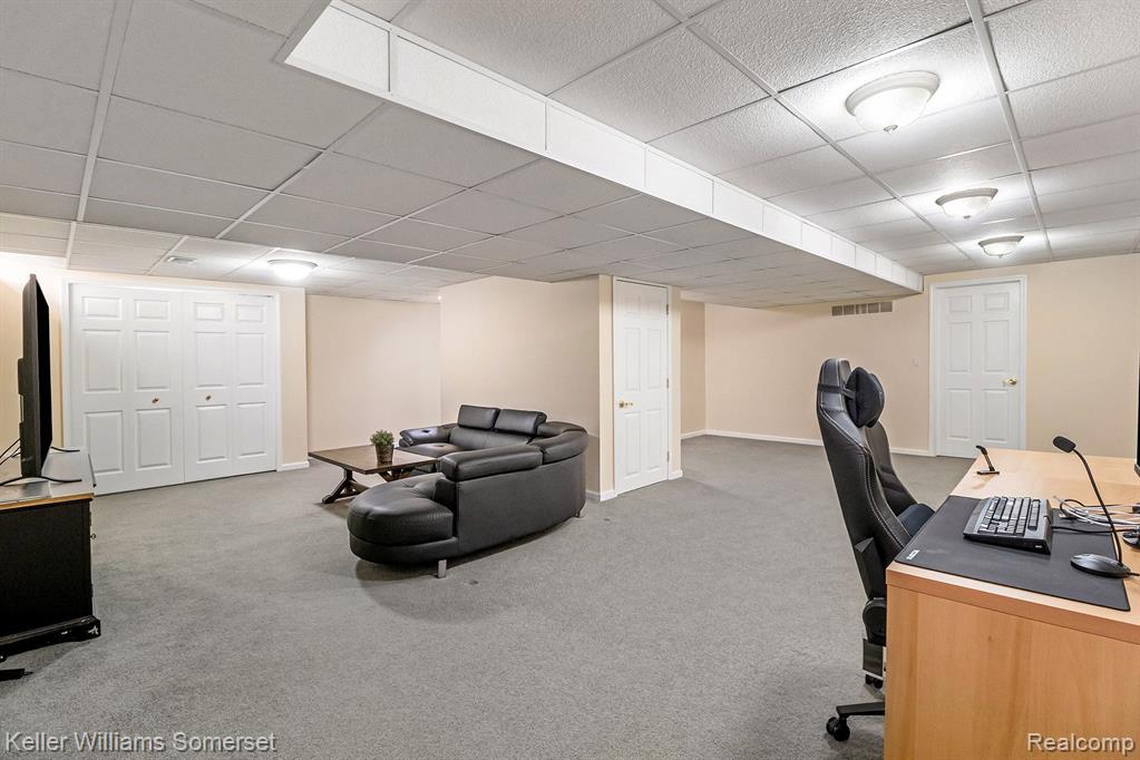 6955 WESTPOINTE Drive, Troy, MI 48085 — Photo 24