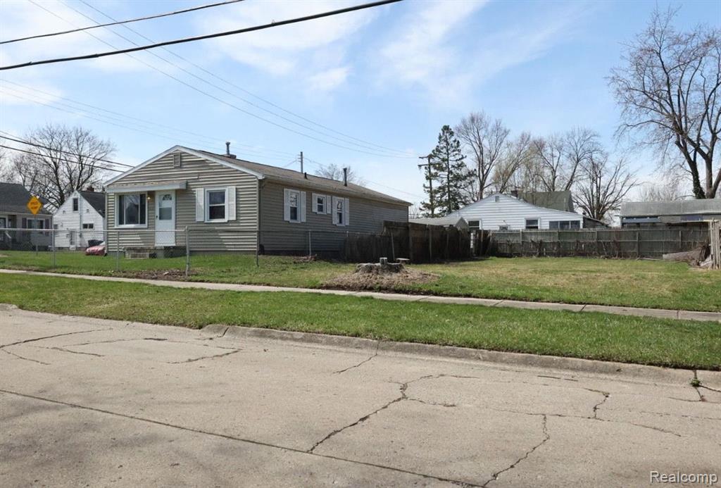 4618 BRUNSWICK Avenue, Flint, MI 48507 — Photo 2