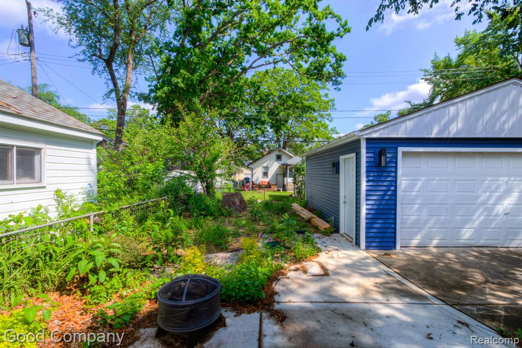 530 W HAZELHURST Street, Ferndale, MI 48220 — Photo 42