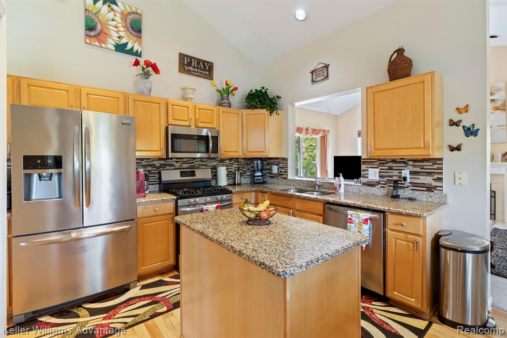 8079 THORNHILL Drive, Ypsilanti, MI 48197 — Photo 17
