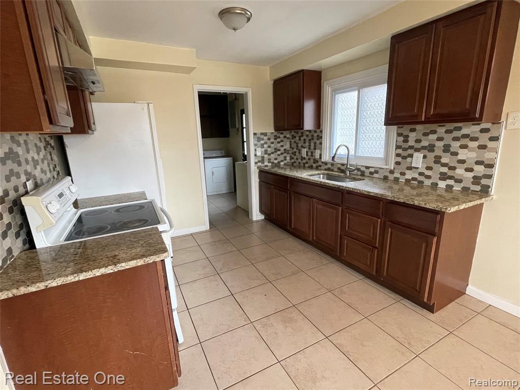5710 BURGER Street, Dearborn Heights, MI 48127 — Photo 4