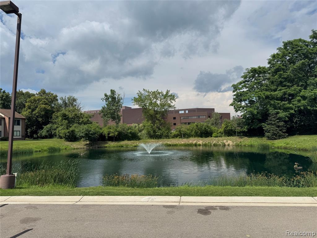 6580 Ridgefield Circle, West Bloomfield, MI — Photo 14