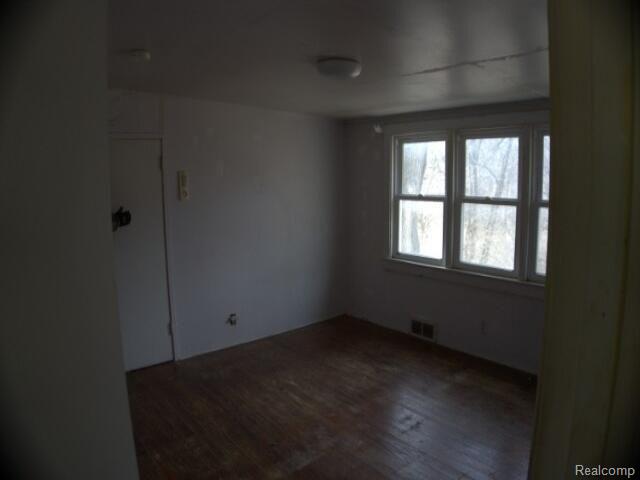 402 SEARLES Avenue, Benton Harbor, MI 49022 — Photo 20
