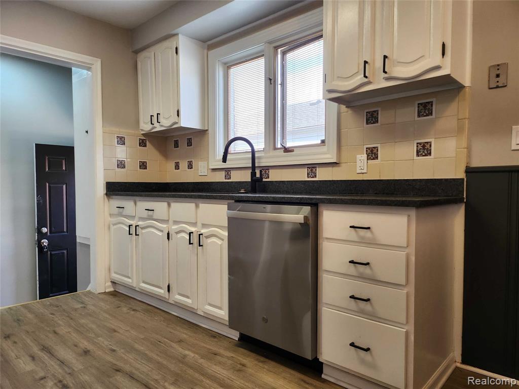 24593 Rosalind Avenue, Eastpointe, MI 48021 — Photo 17