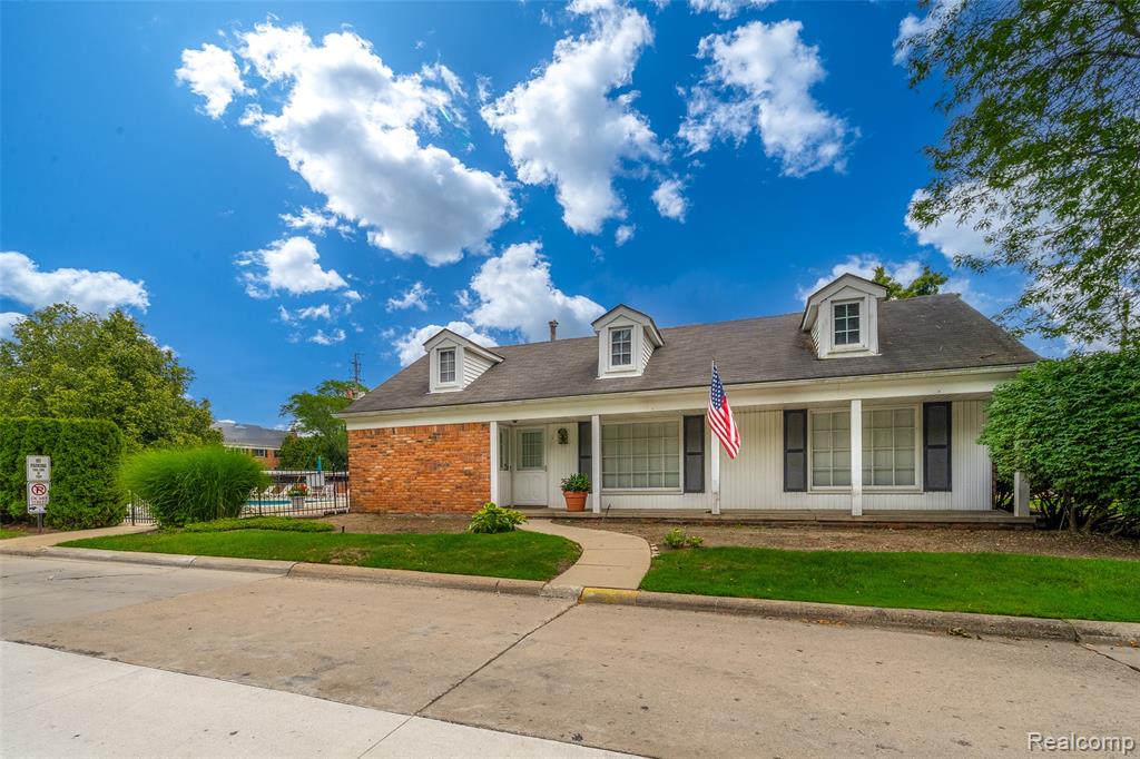 560 Billingsgate Court, Bloomfield Hills, MI 48301 — Photo 36