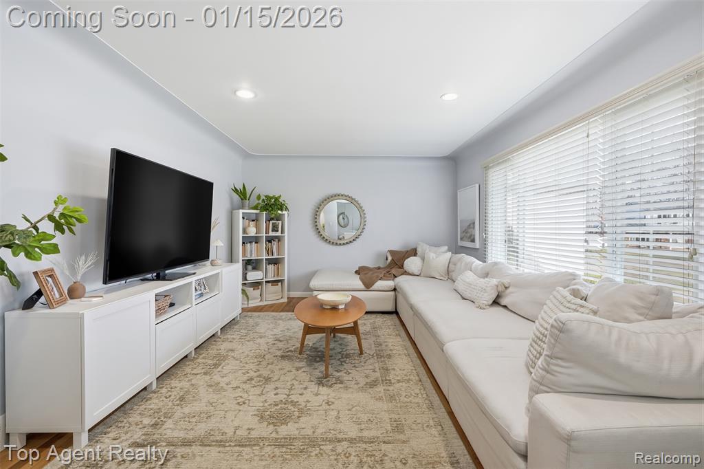 5267 Rostraver Court, Shelby Twp, MI 48316 — Photo 8