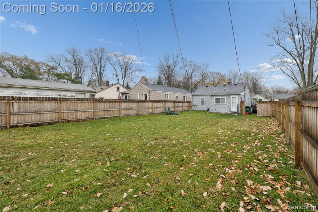 537 Andresen Court, Hazel Park, MI 48030 — Photo 31