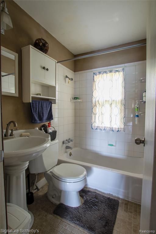 Main Floor Bath.