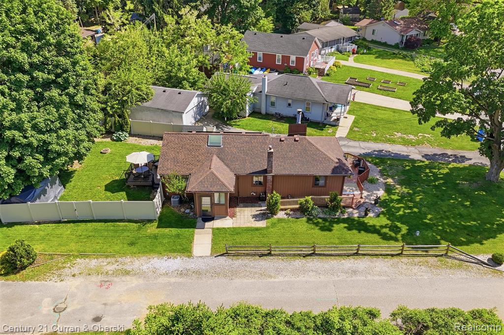 8303 Lagoon Street, Commerce Twp, MI 48382 — Photo 30