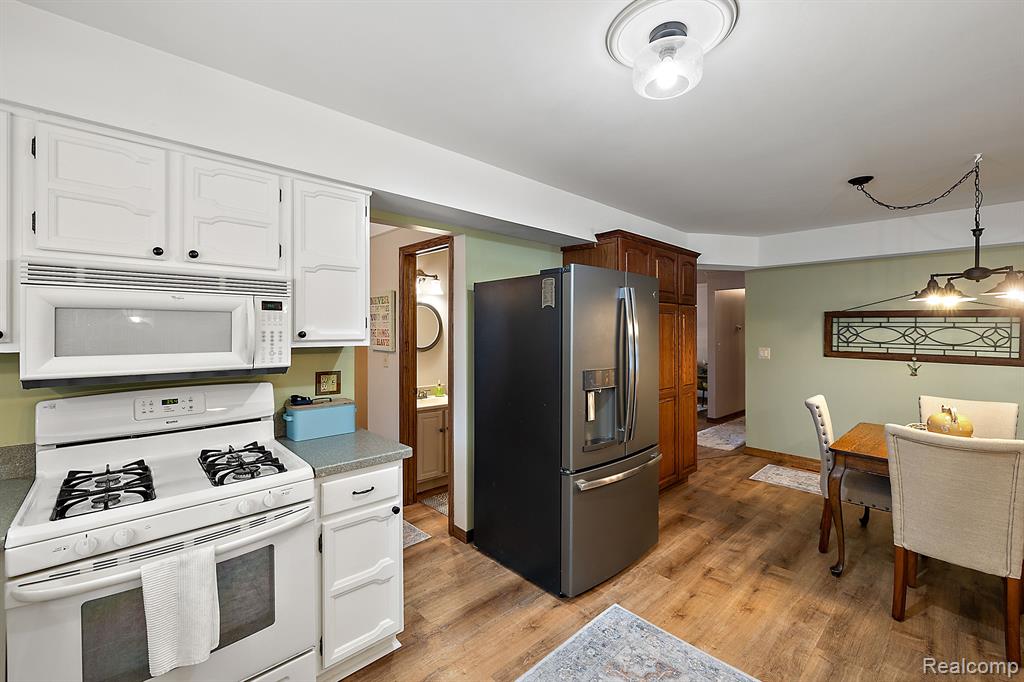 813 ABBEY Lane, Milford, MI 48381 — Photo 15