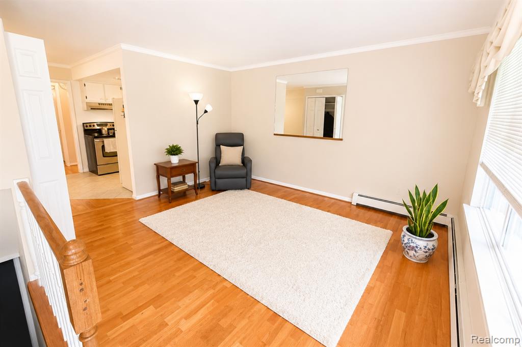 61227 Heritage, South Lyon, MI 48178 — Photo 3