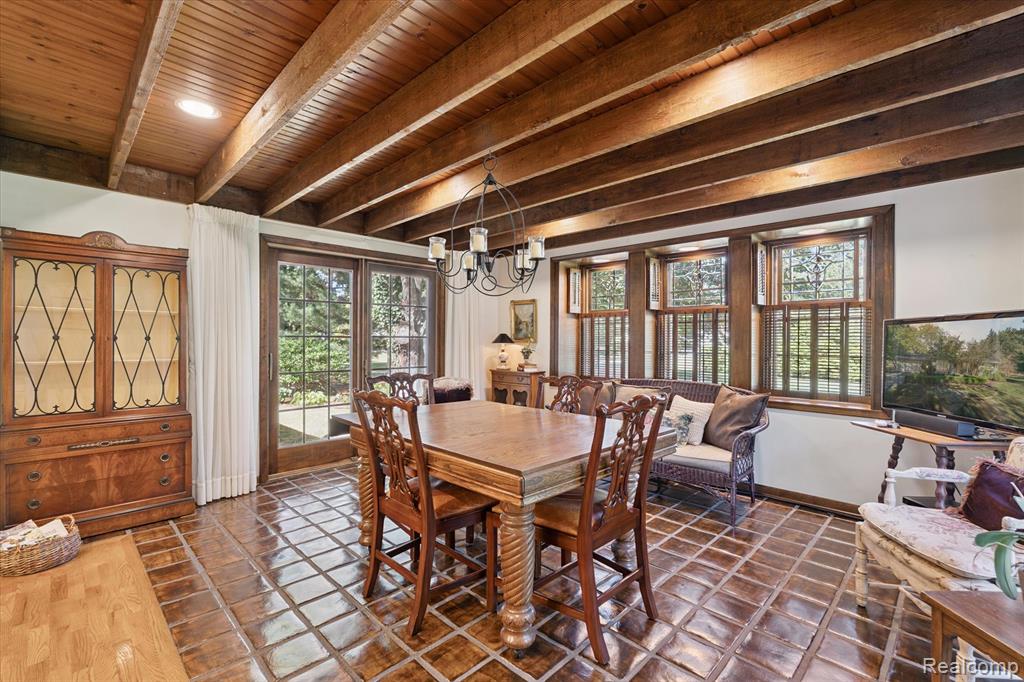 915 E River Road, Flushing, MI 48433 — Photo 12
