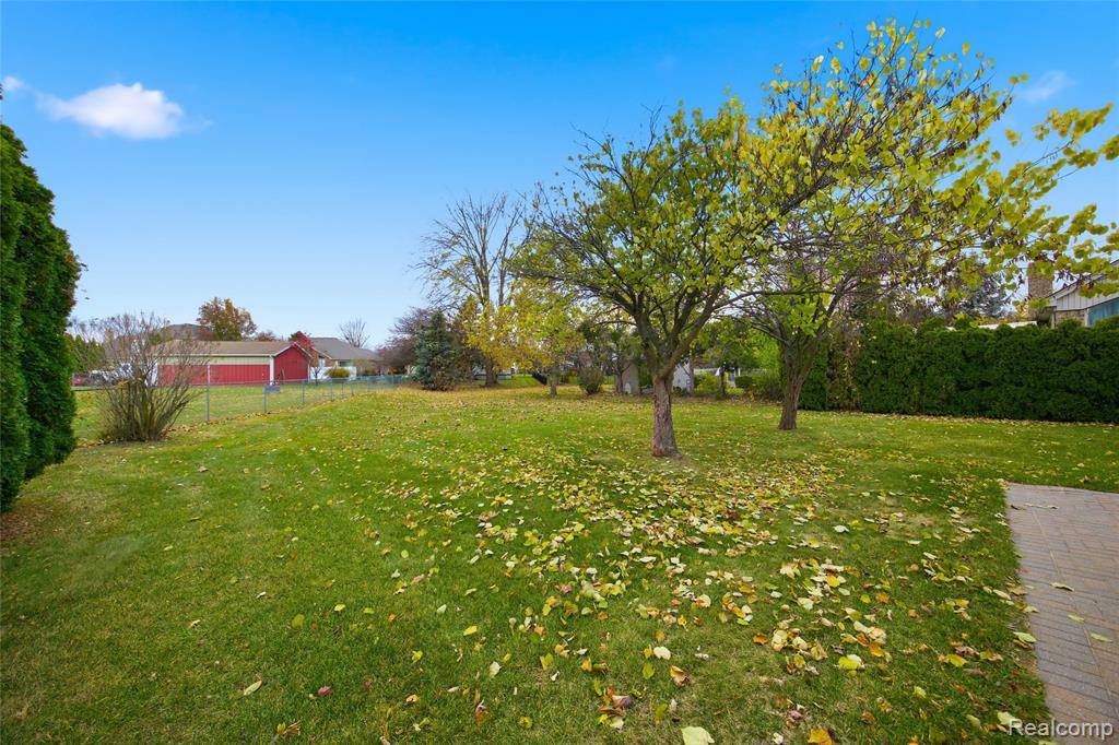 40645 Heatherlea Court, Clinton Twp, MI 48038 — Photo 40