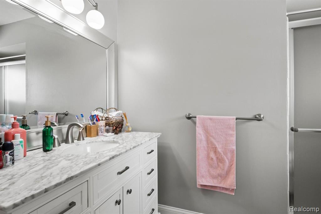 11863 SYCAMORE Drive, Plymouth, MI 48170 — Photo 25