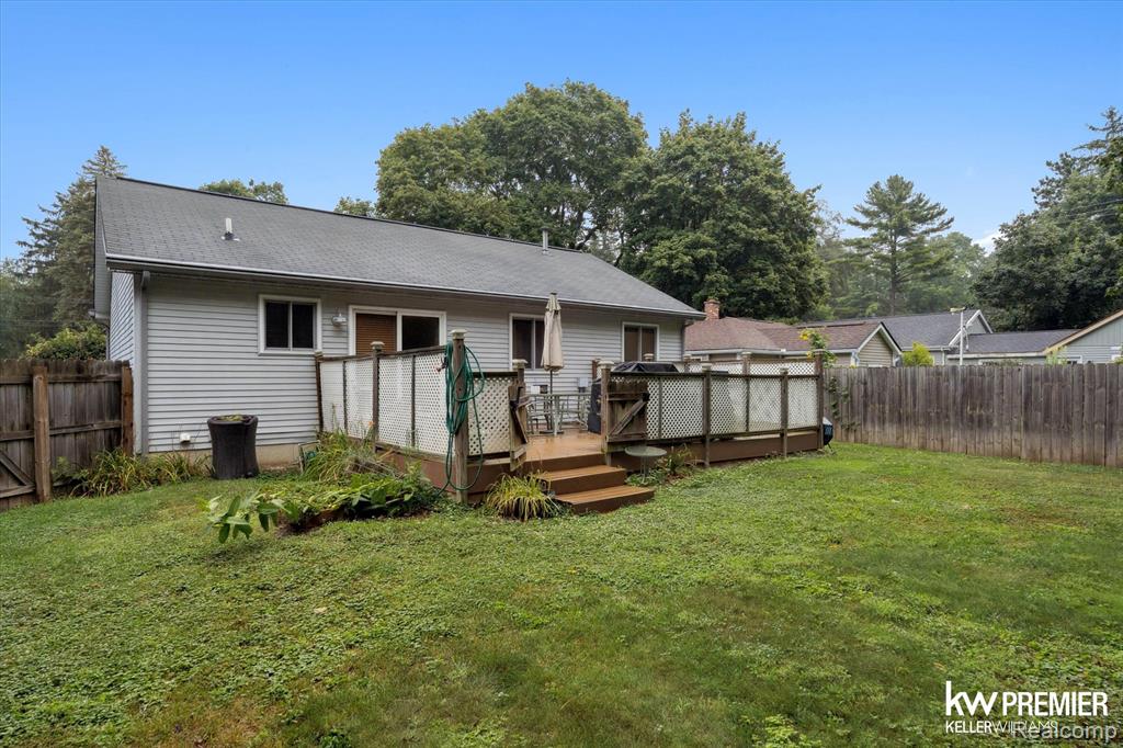 6421 Prairie Lawn Drive, Waterford, MI 48329 — Photo 32
