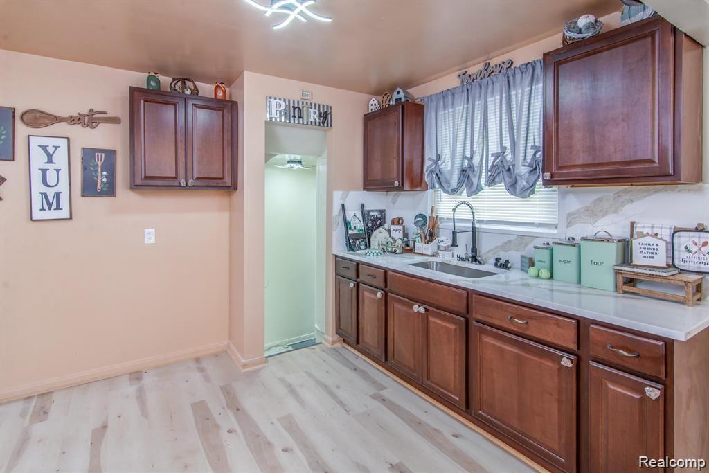 8236 Pierson Street, Detroit, MI 48228 — Photo 6
